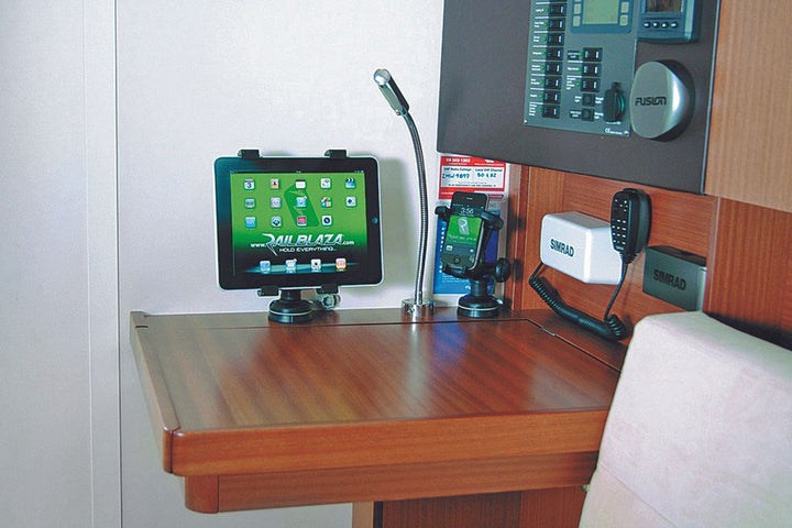 02-4131-11-ScreenGrabba-Yacht-Kopie.jpg