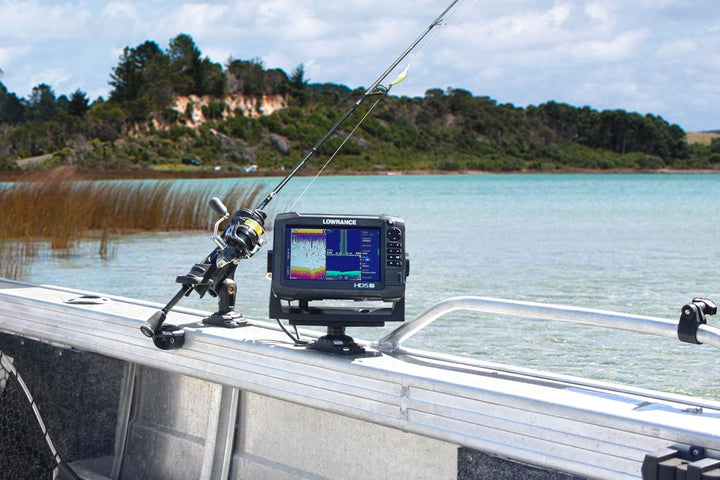 02-4136-11--Lowrance-HDS-on-Rotating-Platform-R-with-RH-2.jpg
