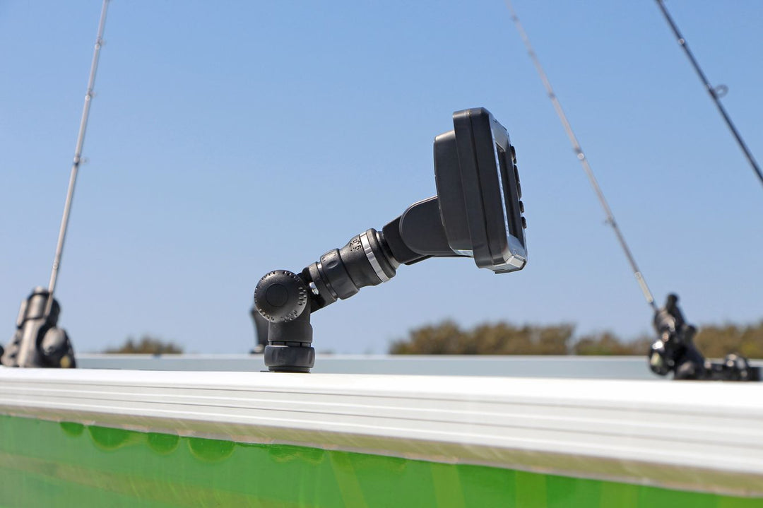 02-4142-11-Fish-Finder-Mount-R-Lock-HOOK2-Nomad--5249-ADMIN-Oct-12-104905-2018-Conflict-Kopie.jpg
