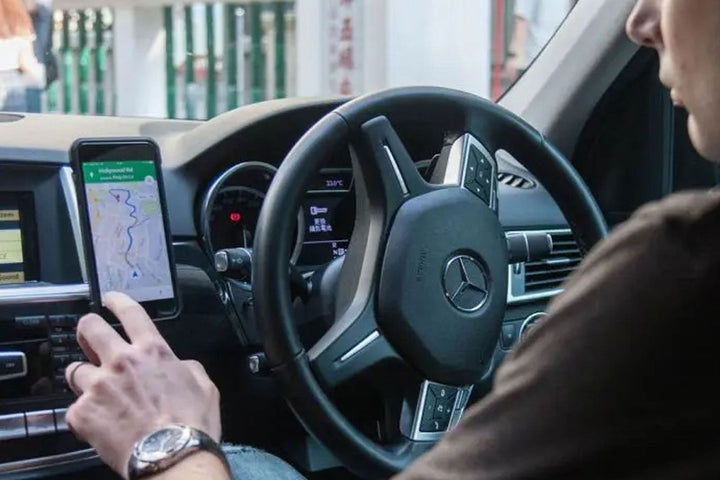 Autohalterung-Handy-und-Tablet-Iphone-Ipad-superleichte.jpg