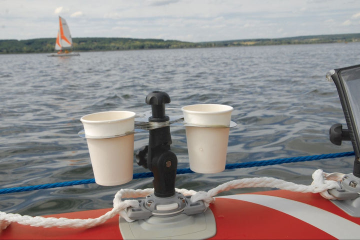 Drinkhalter-mit-2-Gla--ser-fu--r-Schlauchboot-.jpg