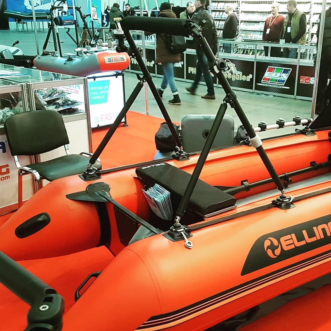 Elling-Schlauchboot-mit-Fasten-Stu--tzstand.jpg