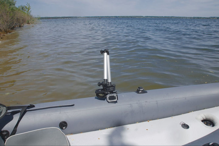 Faltet-Kamera-Halterung-von-Fasten-fu--r-Schlauchboot.jpg