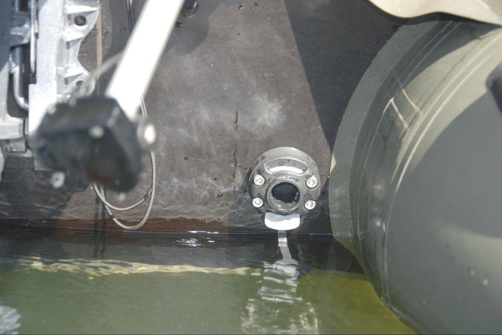 Fasten-Basis-an-Heckspiegel-fu--r-Transducer-Geberhalter-fu--r-Echolot.jpg