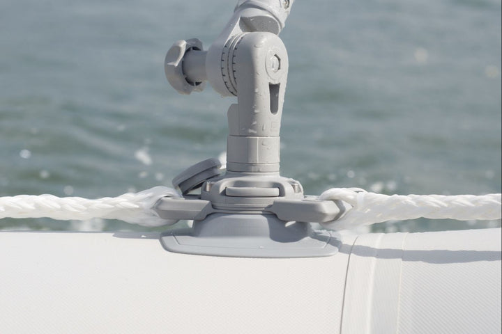 Fasten-Basis-fu--r-Schlauchboote-mit-Schottdurchfu--h.jpg