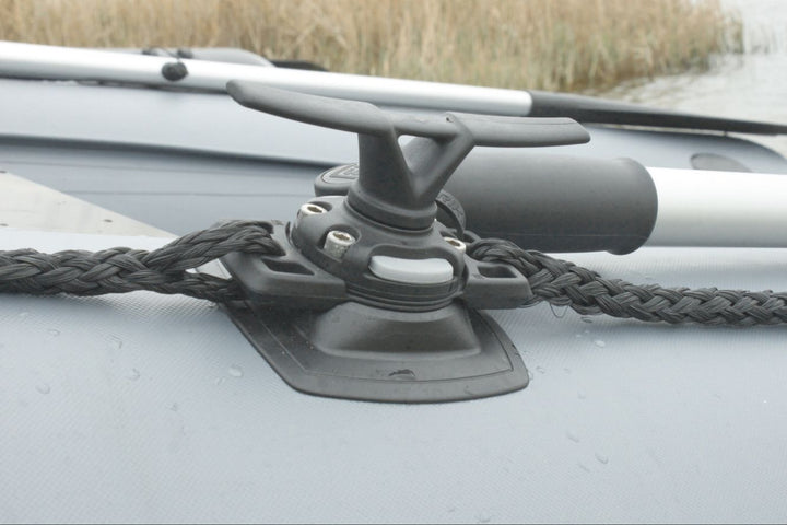 Fasten-Festmacherklampe-fu--r-Schlauchboot.jpg