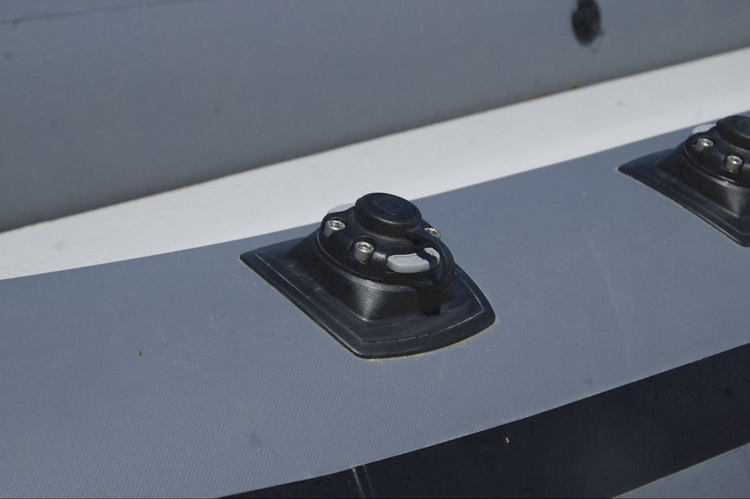 Fasten-Halterung-fu--r-Schlauchboot-entwickelt.jpg