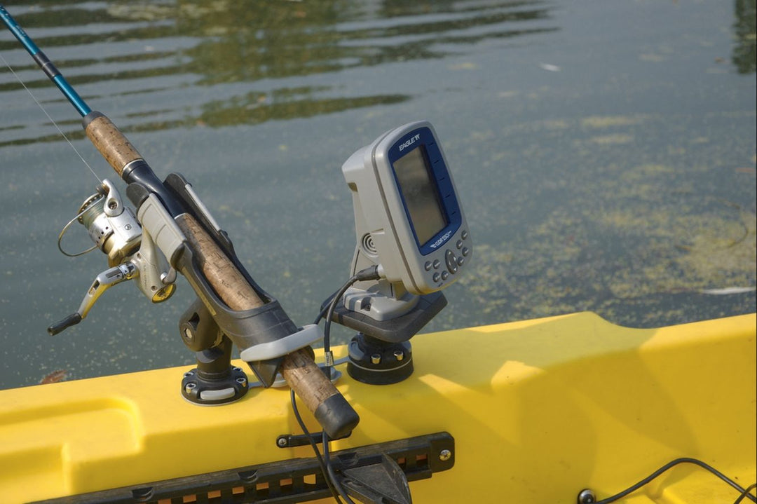 Fasten-Plattform-fu--r-Fishfinder-und-Rutenhalter-auf.jpg