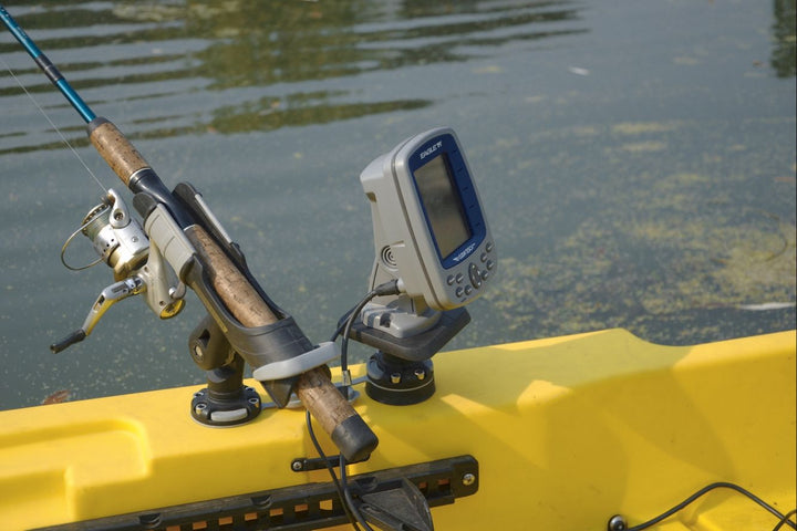 Fasten-Plattform-fu--r-Fishfinder-und-Rutenhalter-auf.jpg