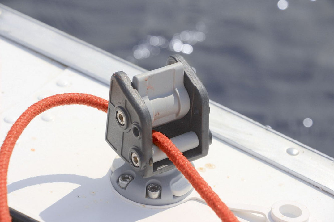 Halterung-fu--r-Bootseile.jpg