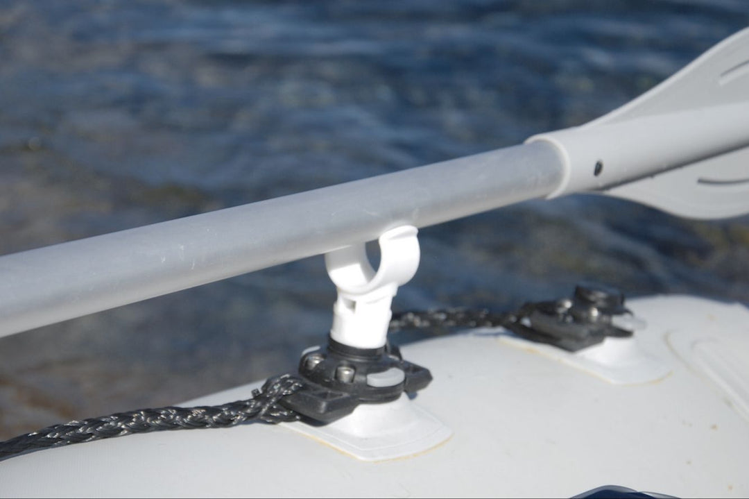 Paddel-Clip-von-Fasten-auf-ein-Schlauchboot.jpg