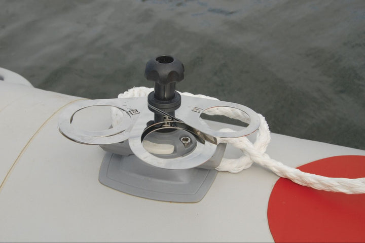 Rotierbar-Gla--serhalter-fu--r-Schlauchboote.jpg