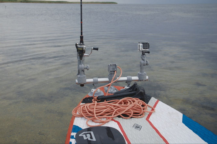 SUP-mit-Rutenhalter-GoPro-und-Ankerstopper.jpg