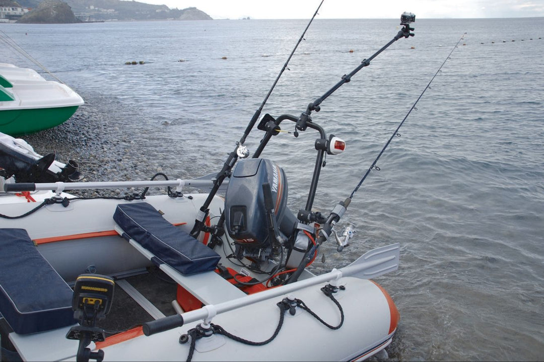 Schlauchboot-fu--r-Angler-ausgestattet-mit-Fasten-Boo.jpg