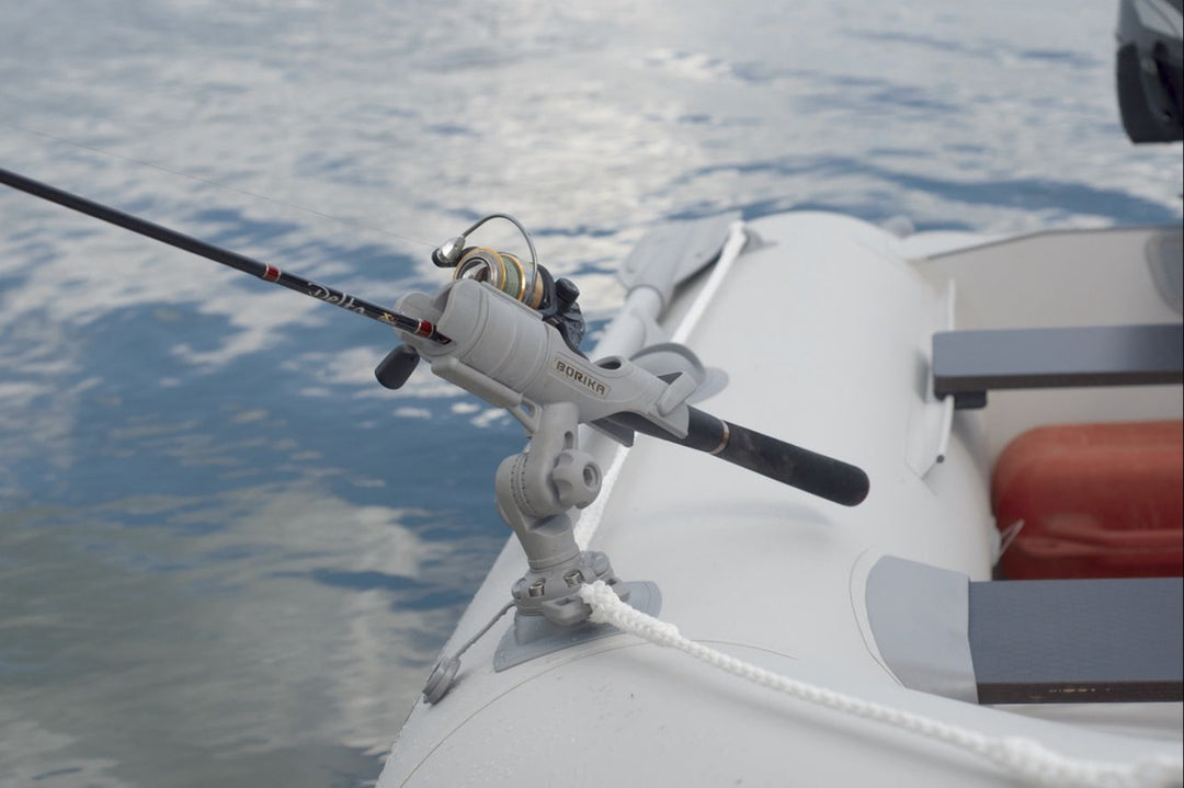 Schlauchboot-mit-Fasten-Bootszubeho--r-ausgestattet.jpg