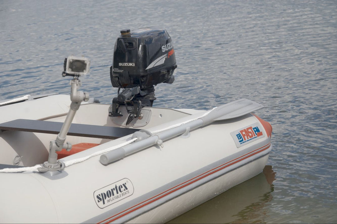 Schlauchboot-mit-Fasten-Bootszubeho--r-installiert.jpg