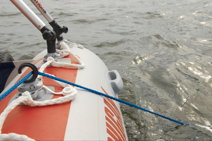 Schlauchboot-mit-Haken-von-Fasten.jpg
