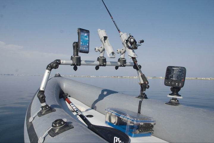 Schlauchboot-mit-Werkstation-fu--r-Angler.jpg