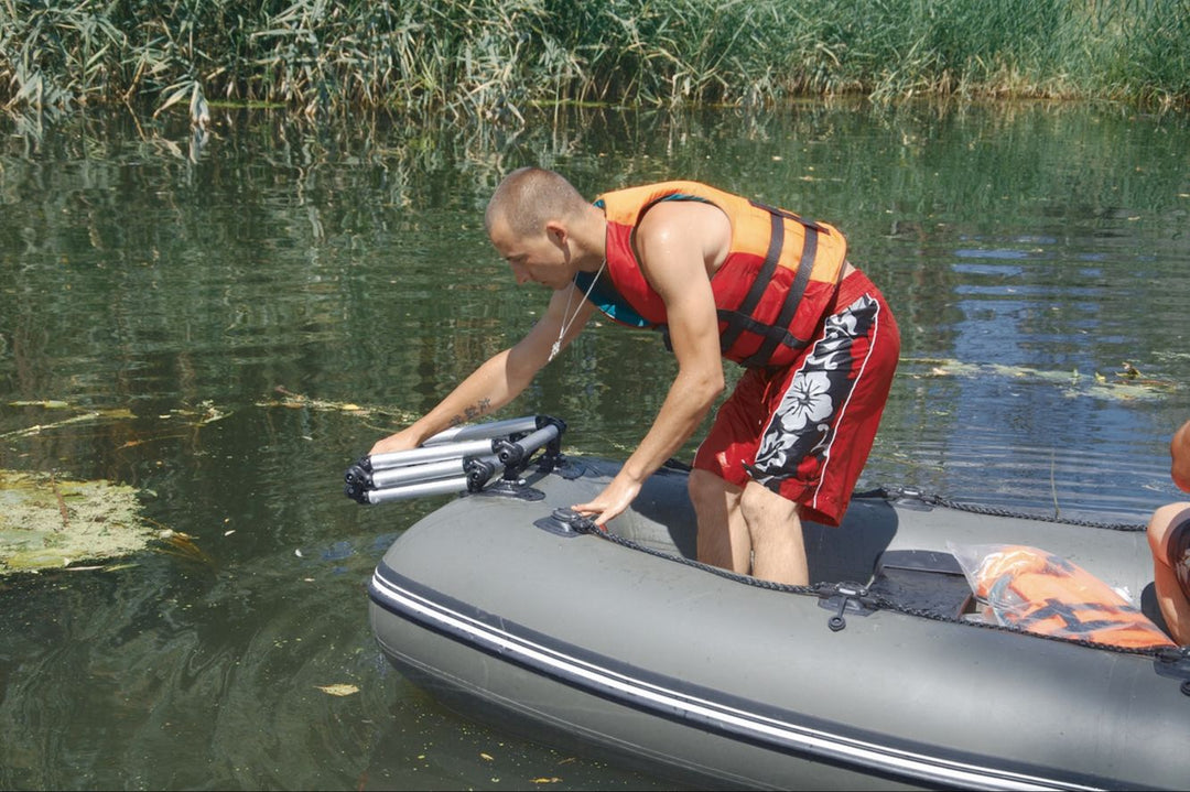 Stellen-ein-Leiter-auf-ein-Schlauchboot.jpg