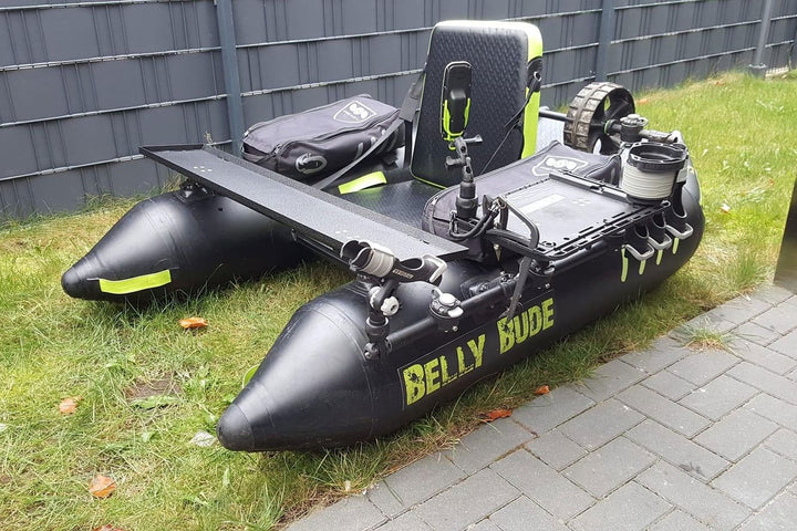 belly-boot-tisch-vorne-stange-fasten-lotu.jpg