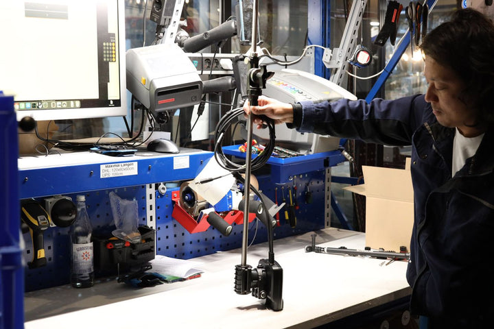 Set: Fasten Geberstange Humminbird MegaLive + Halterung (110x110mm) + Kleber Kit