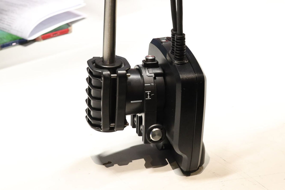 Set: Fasten Geberstange Humminbird MegaLive + Halterung (110x110mm) + Kleber Kit