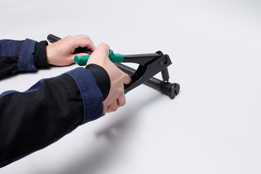 Blindnietzange  Ideal zur Montage von Carbonrohren und Fasten Gelenken