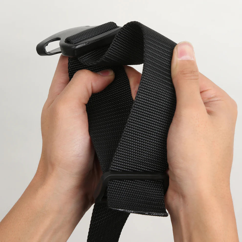 mazume REDMOON WAIST BAG V – Wasserdichte Rettungs- und Gürteltasche für Angler (Schwarz)