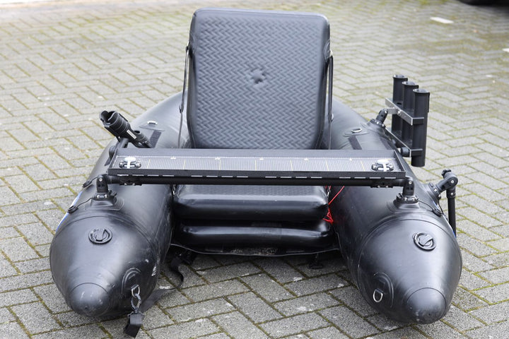 frontstange-bellyboot-tisch.jpg