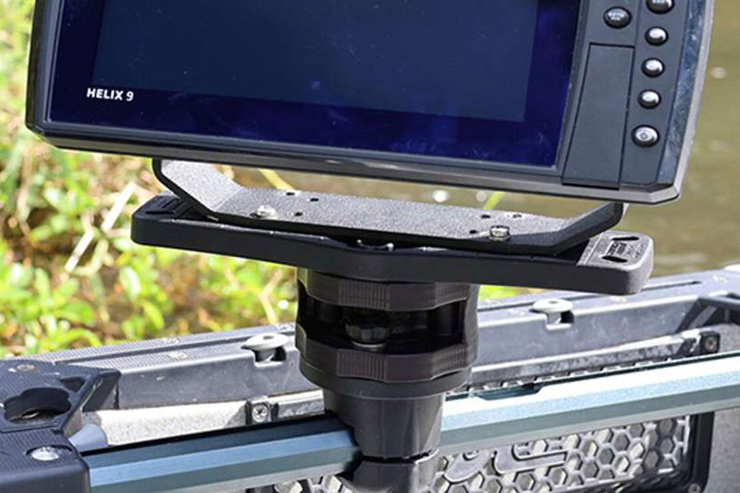 garmin-holder-boat.jpg