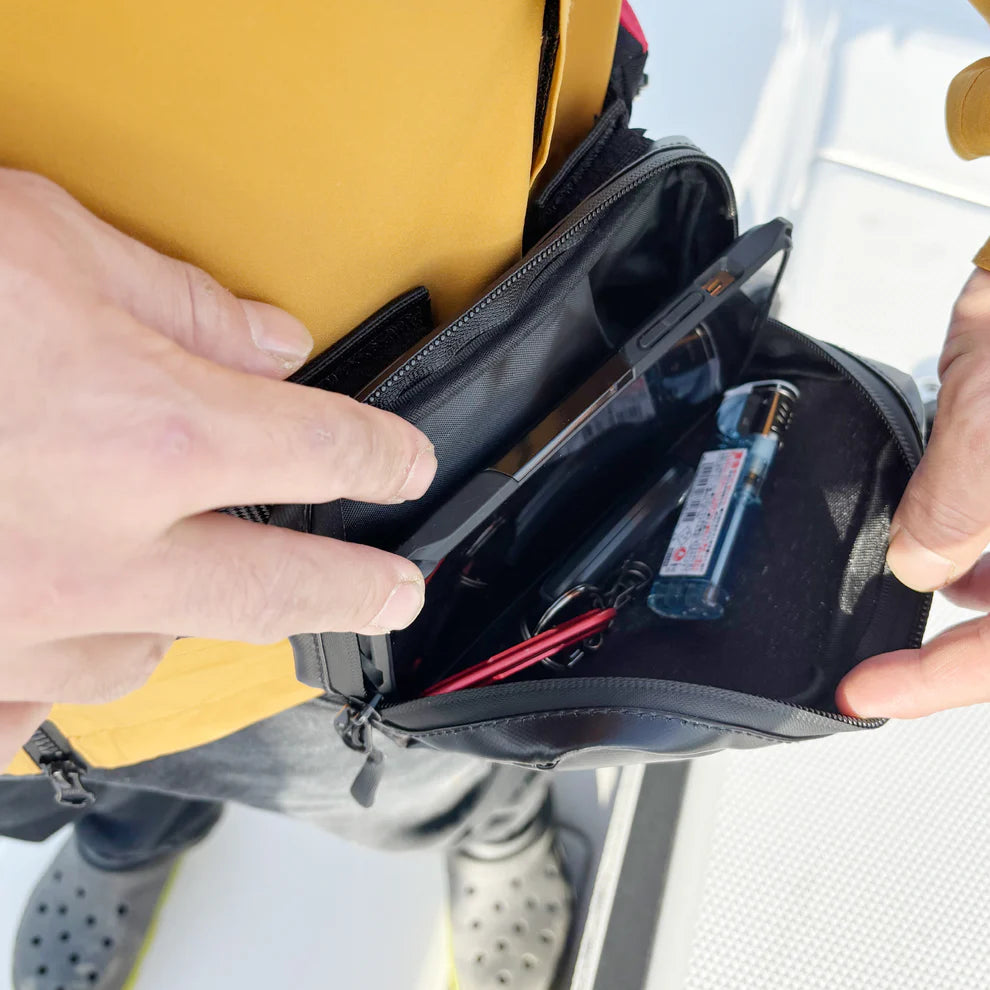 mazume WAIST POUCH – Wasserabweisende Hüfttasche für Smartphone & Zubehör beim Angeln (MZAS-790)