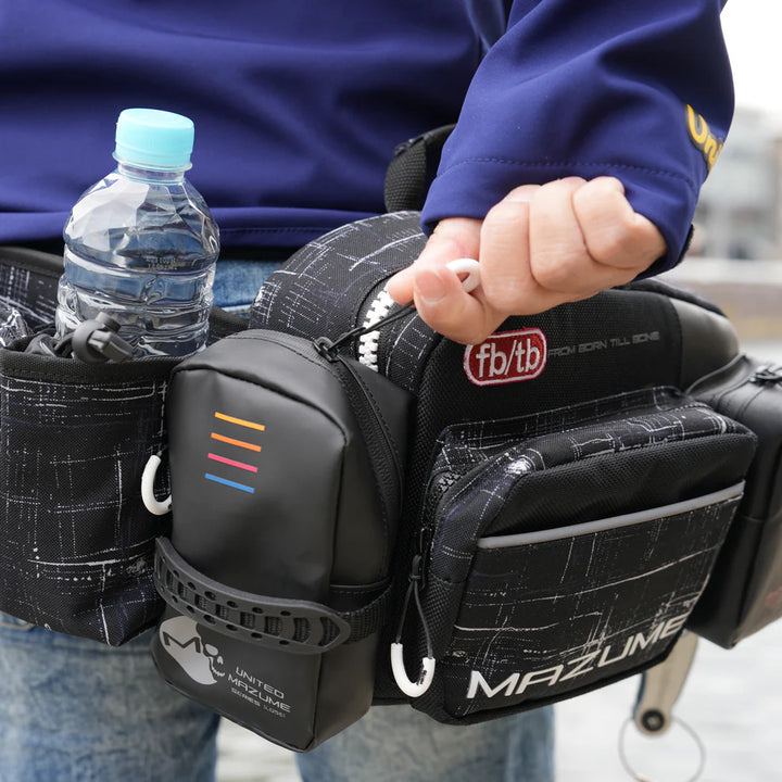 mazume REDMOON WAIST BAG V – Wasserdichte Rettungs- und Gürteltasche für Angler (Schwarz)