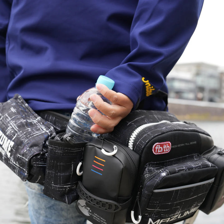 mazume REDMOON WAIST BAG V – Wasserdichte Rettungs- und Gürteltasche für Angler (Schwarz)