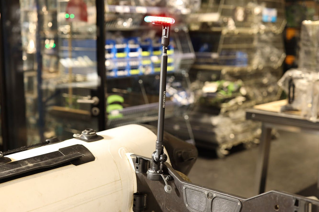 Set: Positionslicht Schlauchboot + Gelenkfuß + Teleskopverlängerung + Halterung