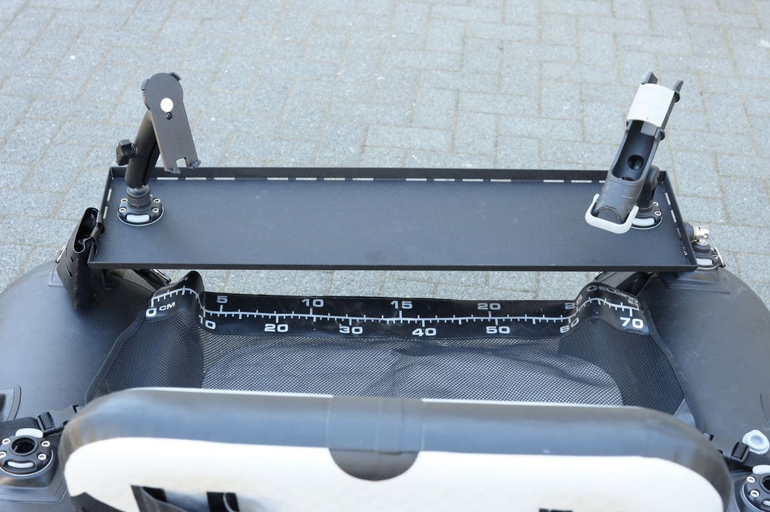 lotu-bengar-tisch-aluminium-black.jpg
