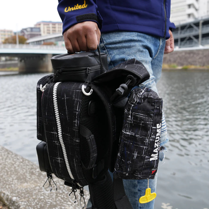 mazume REDMOON WAIST BAG V – Wasserdichte Rettungs- und Gürteltasche für Angler (Schwarz)